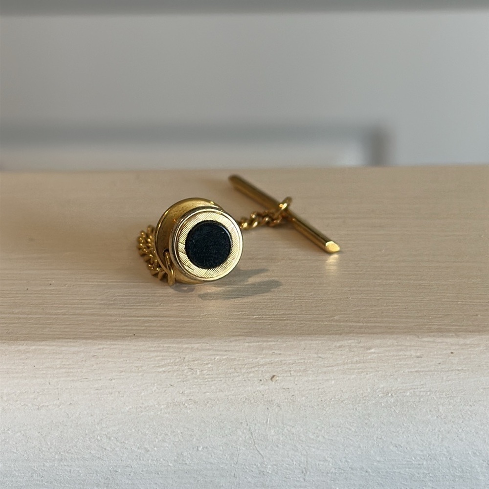 Vintage Krementz 14K Gold Plated Tie Bar With Onyx 1940s